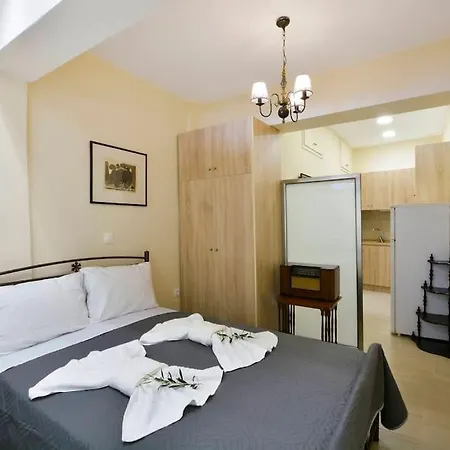 Apartament Sarantis *